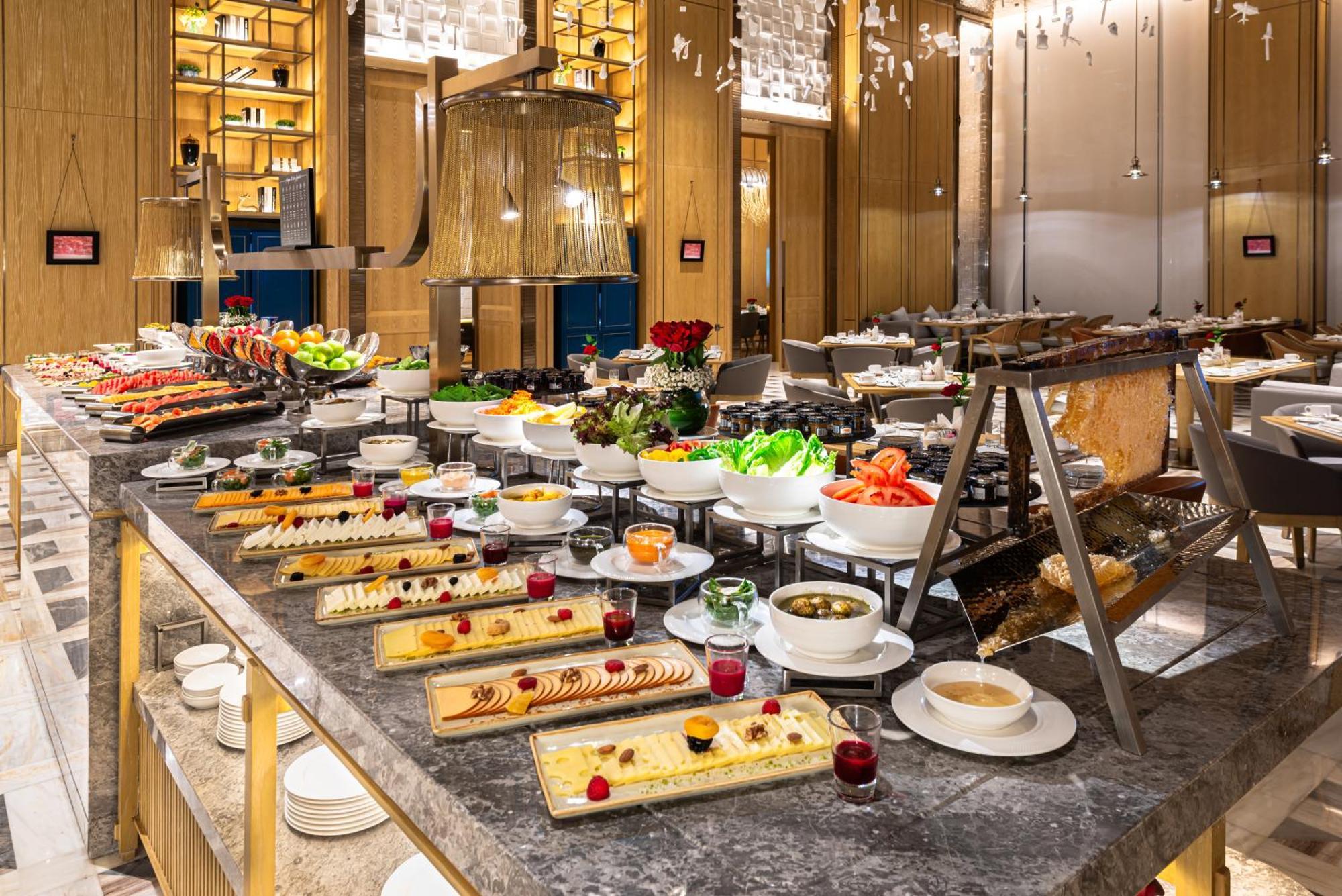 Narcissus The Royal Hotel Riad Exterior foto A buffet at a hotel