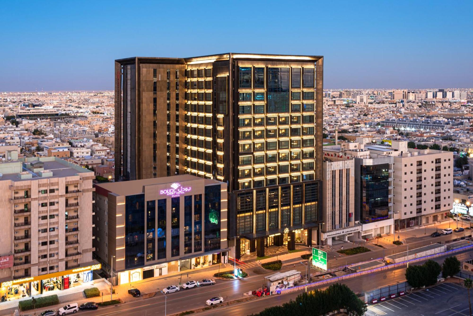Narcissus The Royal Hotel Riad Exterior foto The hotel at night